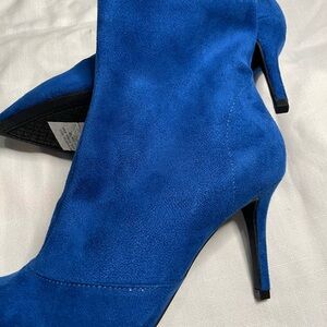 Elegant Blue Suede Women's Heeled Boots